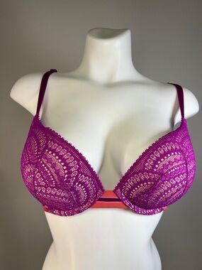 Victoria's Secret Very Sexy Push-up Magenta Lace Plunge Bra with Coral Accent 36